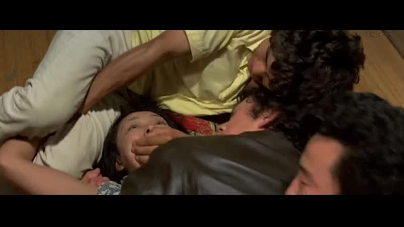 Jeunes sexy (sexe, porno) du film sexe et chaud d'une femme au foyer (hitozuma shudan boko chishi jiken) 1978