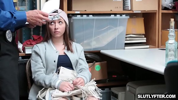 Il simpatico Hayden Hennessy ha un grosso cazzo enorme da scopare