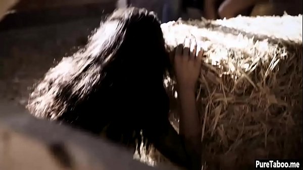 Petite adolescentes levados e fodidos por um pervertido cara de pau duro