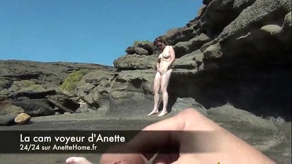 Hot Teen Girl shows off in amateur