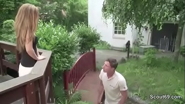 18yr teen pays the rent with a hot fuck outside