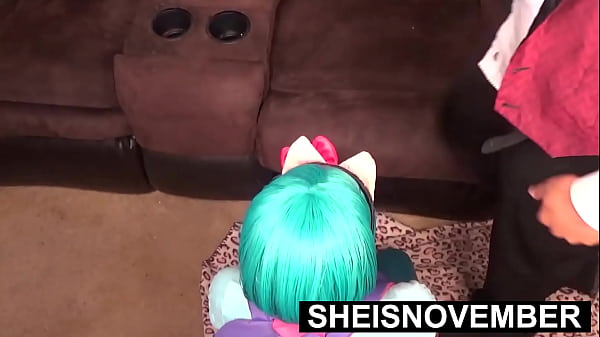 Sheisnovember è stata sorpresa ad abbandonare la lezione e deve mettersi in ginocchio e succhiare il cazzo del patrigno. La giovane figliastra nera sexy Sheisnovember fa una pompino di sesso orale per mantenere la sua segretezza mentre stabilisce un contatto visivo e poi cavalca hardcore di lunedì