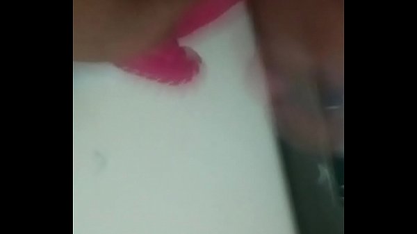 Adolescente adolescente disfruta de sí misma Video