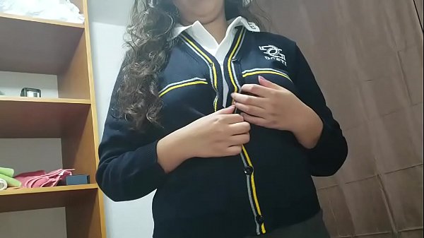Teen sexy si diverte Video