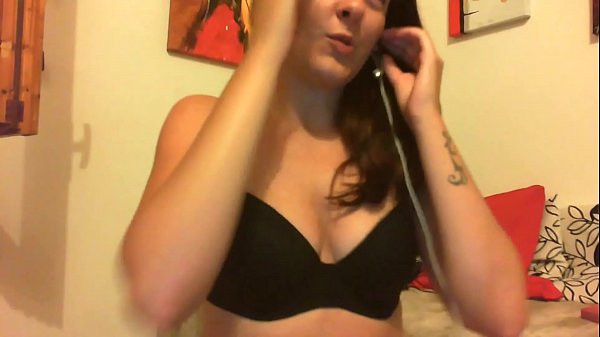 Sei il mio schiavo preferito e sei in mio completo potere così dominato che non puoi fare altro che bere tutti i miei schizzi e la mia pipì