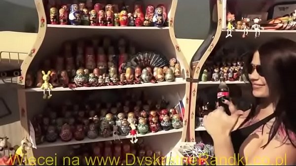 Meine Frau hat Spaß in der Achterbahn