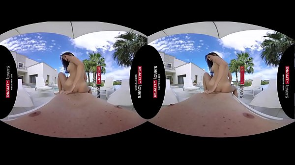 RealityLovers VR - Adolescente vergine arrapata