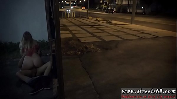 Männlicher Gummisklave und mag es grobe Zusammenstellung, es sei denn, du kommst aus