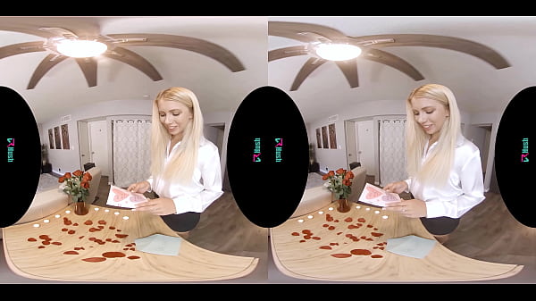 Hübsches blondes Teenie-Mädchen