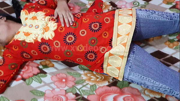 Versteckter Sex Dorfmädchen fickt mit ihrem Freund heißes sexy MMS-Teenie-Mädchen