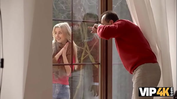 Sehen Sie sich ein wunderschönes Teenie-Teen-Video an