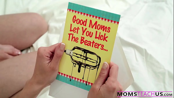 Une ado blonde s'amuse - coquine