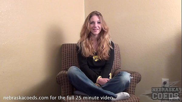 Teen bionda si spoglia - dolcezza