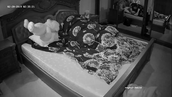 Roberta e un'amica fanno sesso serale