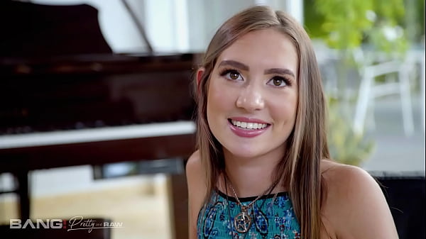 Pretty And Raw – Bailey Base hat zum ersten Mal einen Dreier