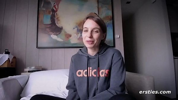 Holly & Julia dare a sexy Skype experiment