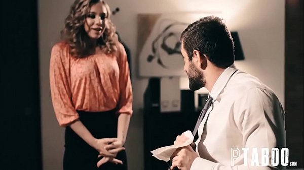 Il direttore dell'ufficio inganna Tiffany Watson scopandolo per la PROMOZIONE