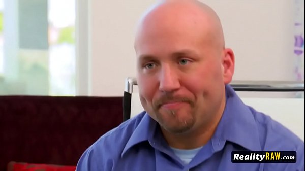 Wilde Swinger-Orgie mit heißen Babes, die große Schwänze reiten!