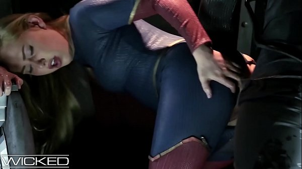 WickedParodies – Supergirl verführt Braniac zum Analsex