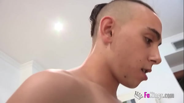 Montse will den großen Schwanz ihres Stiefsohns ausprobieren