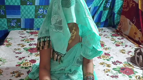 Bố chồng gọi con dâu vào phòng, con dâu vẫn cầm dương vật bằng giọng Hindi trong trẻo.