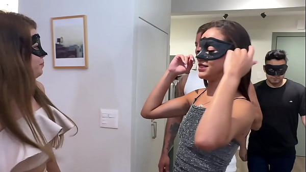 Sexy cuckold Teen performs