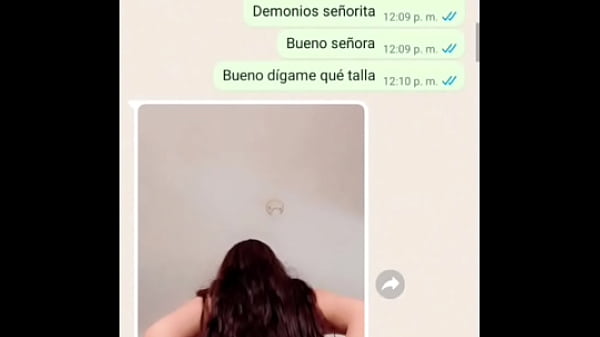 DO&Ntilde_A MARY IN RICH SHORCITO VOUS POUVEZ VOIR SON DÉLICIEUX CUL