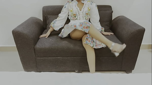 Bellissima ragazza indiana fa sesso con il suo insegnante di collage per aiutarla nell'esame