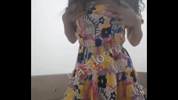 Pose adolescenti giocose e calde - sex_toys