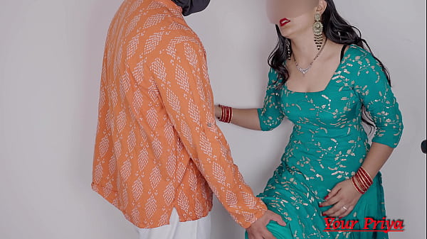 Suocero arrapato sega con i piedi e sega