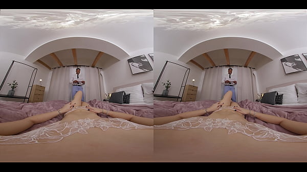 Connexion intime profonde et sexe avec Little Maly