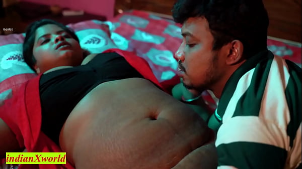 Scopata erroneamente la bellissima moglie dell'amico! Prima volta di sesso fantastico