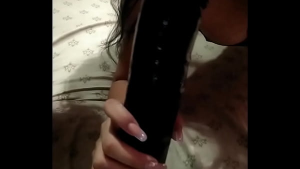 Schauen Sie sich das Teenie-Video „freche sex_toys“ an