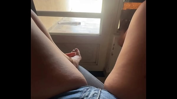 Beautiful Teen performs latina