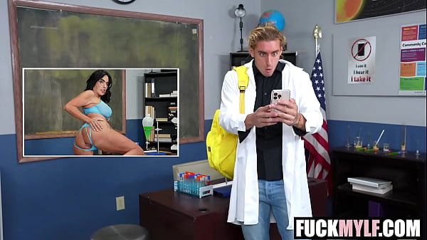 Teen Teen enjoys herself - wild