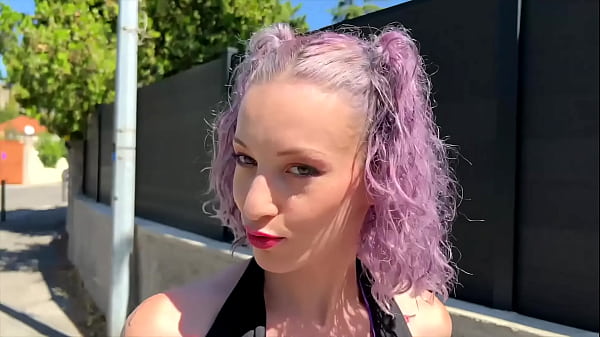 Stella gibt ihren Arsch zurück