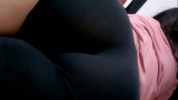 DO&Ntilde_A MARY DANS RICO SHORCITO JE MASSAGE SON CUL