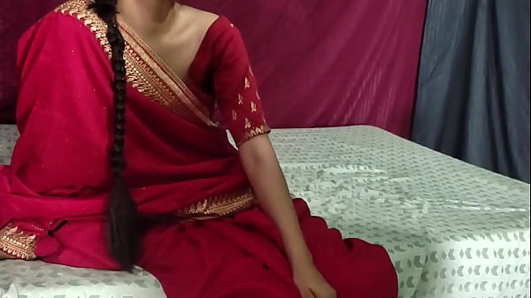 Hot Indian Red hot sari Bhabhi scopata dal suo vicino!!