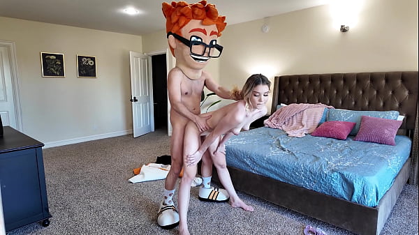 Bellissima teenager stuzzica la sborrata