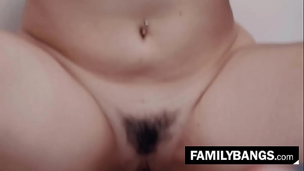 FamilyBangs.com ⭐ Irmãos aquecendo a única cama, Keira Croft, Lucky Fate