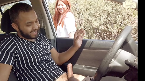 Mostrando su pene a una chica en la calle, ¡¡NO CREERÁS SU REACCIÓN!!