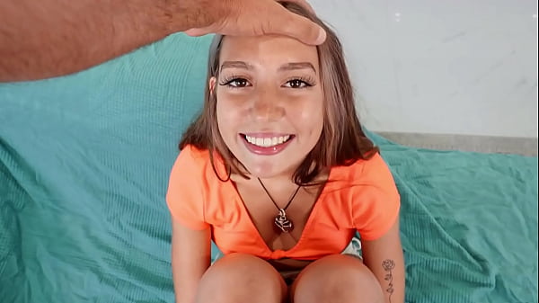 Sexy sexy Teen performs