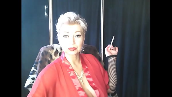 Estrella porno MILF rusa AimeeParadise - Primeros tímidos pasos de la futura súper puta...) (Parte 3)