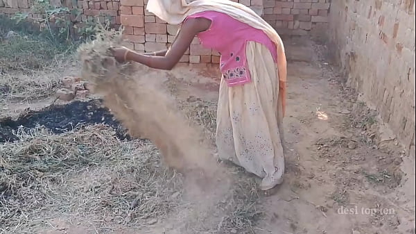 Pensando que eu era cunhada, o irmão me fodeu e disse que só me penetraria um pouco, mas me deu todo o clipe de sexo em áudio indiano desi.