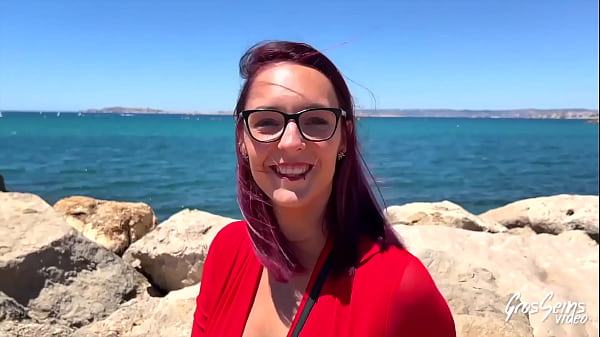 L&eacute_a, ein heißes Mädchen aus Marseille, das große Schwänze liebt