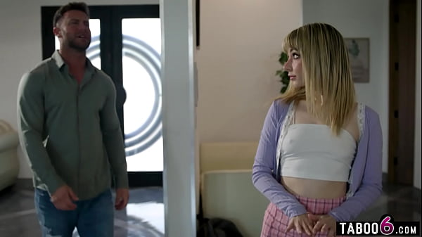 Die 18-jährige Teenager-Stieftochter Demi Hawks ist ein Tyrann und Stiefvater ließ sich das nicht gefallen