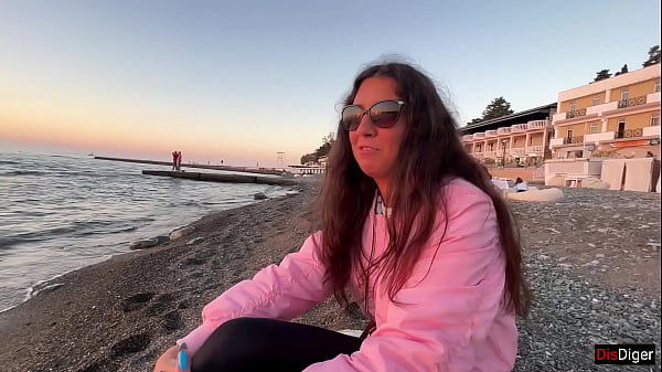 Cute Teen Girl enjoys herself in cumshot