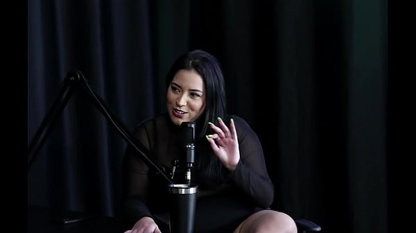 La madre respeta lo que hace, al principio hacía valores interesantes con fotos de coño, y la zanahoria... - Pri Melancia (SHEER/RED)