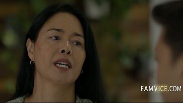 La matrigna latina mi insegna le buone maniere | StepKink