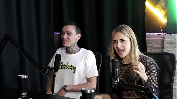 She couldn't suck his dick, she talked about her beginnings and the client engaged in oral sex in the wrong place - Yasmin Pariz &_ Ktal Vagabundo do Bom (SHEER/RED)